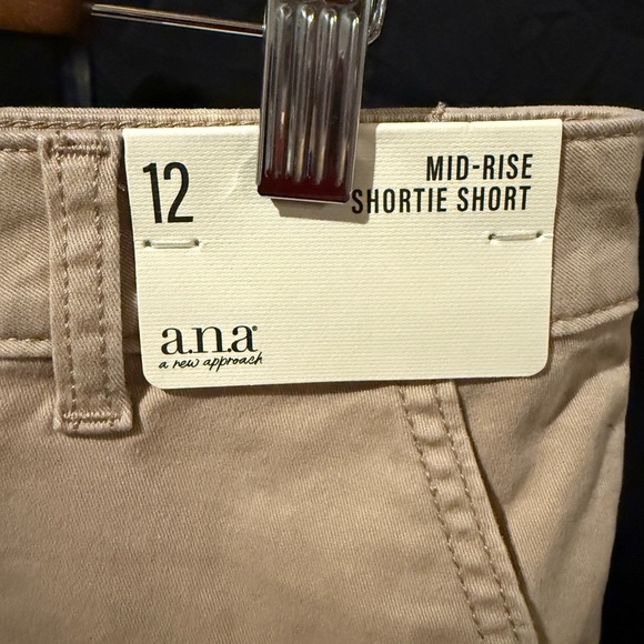 A.n.a. Size 12 Women's Tan Kahki Mid-Rise Shortie Short Shorts with 3.5” inseam - Picture 3 of 7